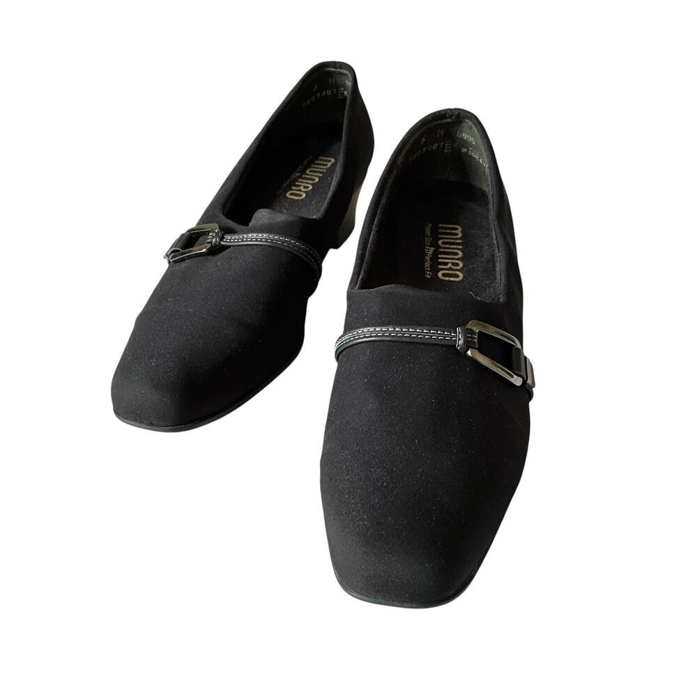 Munro Black Square Toe Comfort Heels: 90s, Y2K